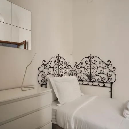 Vigna Nuova 2 Bedroom Διαμέρισμα *